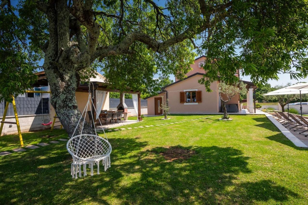 Activity Villa Gita With Pool And Grill In Tinjan Exterior foto
