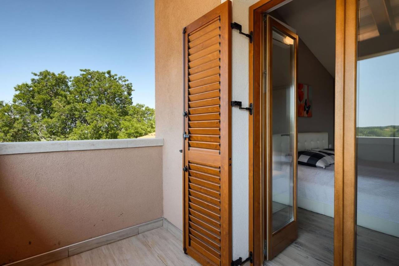 Activity Villa Gita With Pool And Grill In Tinjan Exterior foto